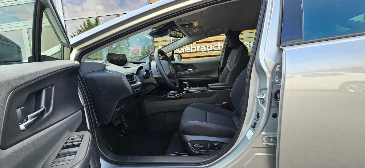 Toyota Prius Plug-in Hybrid Executive foto 2