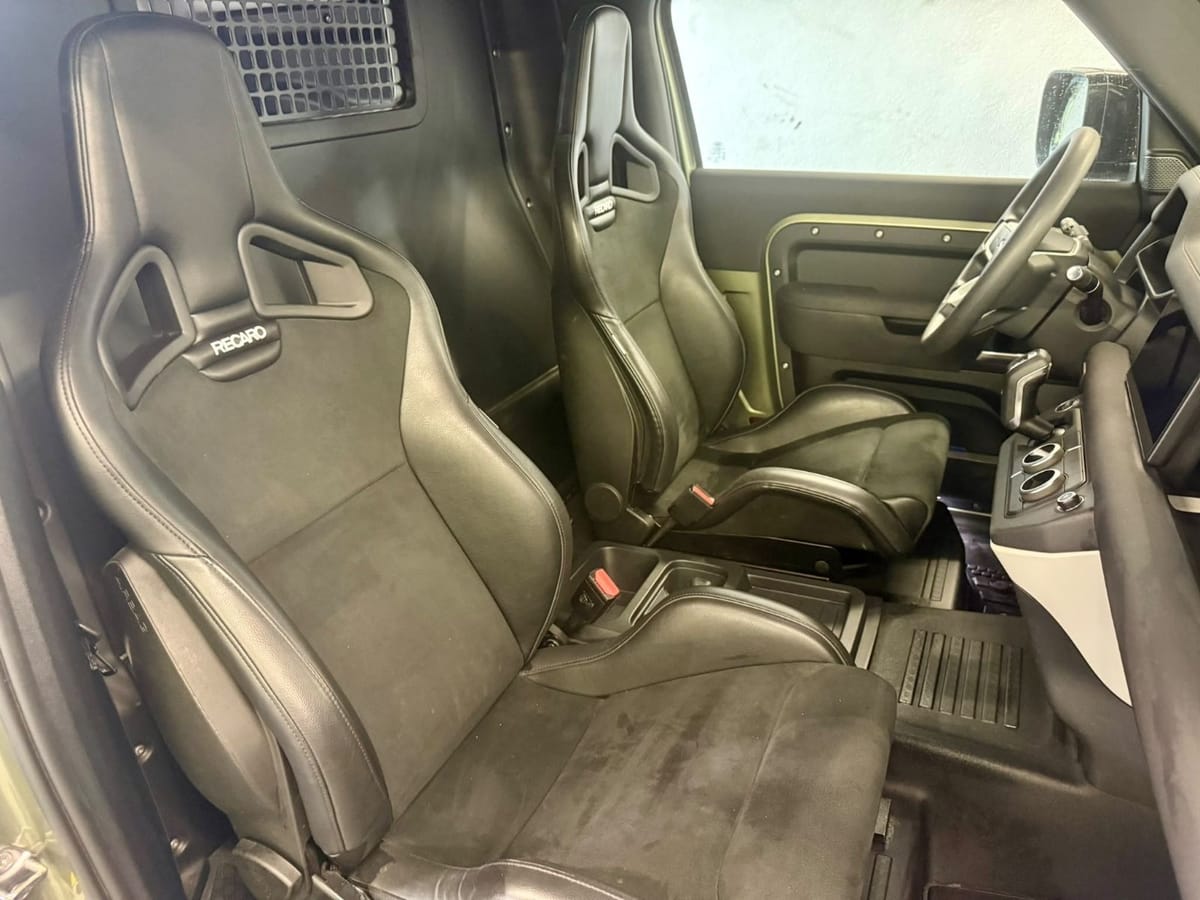 Land Rover Defender 90 Hard Top - Recaro - AHK foto 12