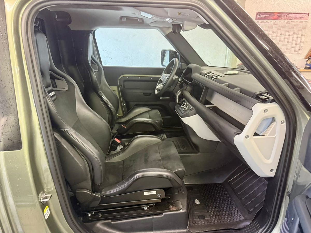 Land Rover Defender 90 Hard Top - Recaro - AHK foto 13