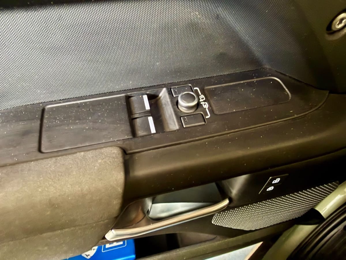 Land Rover Defender 90 Hard Top - Recaro - AHK foto 20