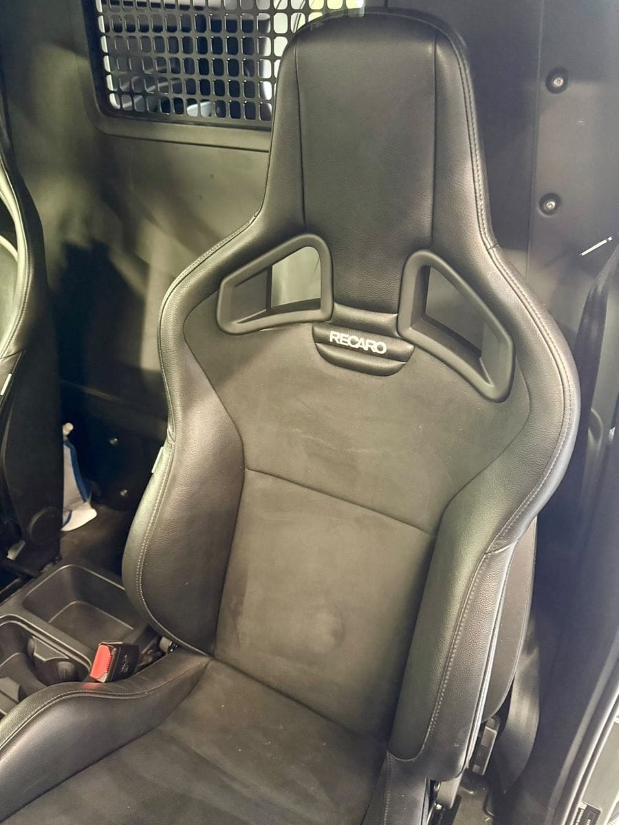 Land Rover Defender 90 Hard Top - Recaro - AHK foto 24