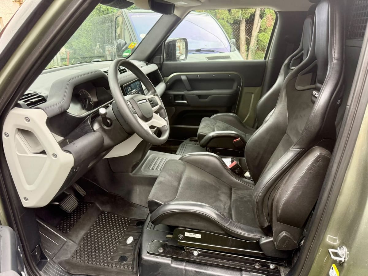 Land Rover Defender 90 Hard Top - Recaro - AHK foto 8