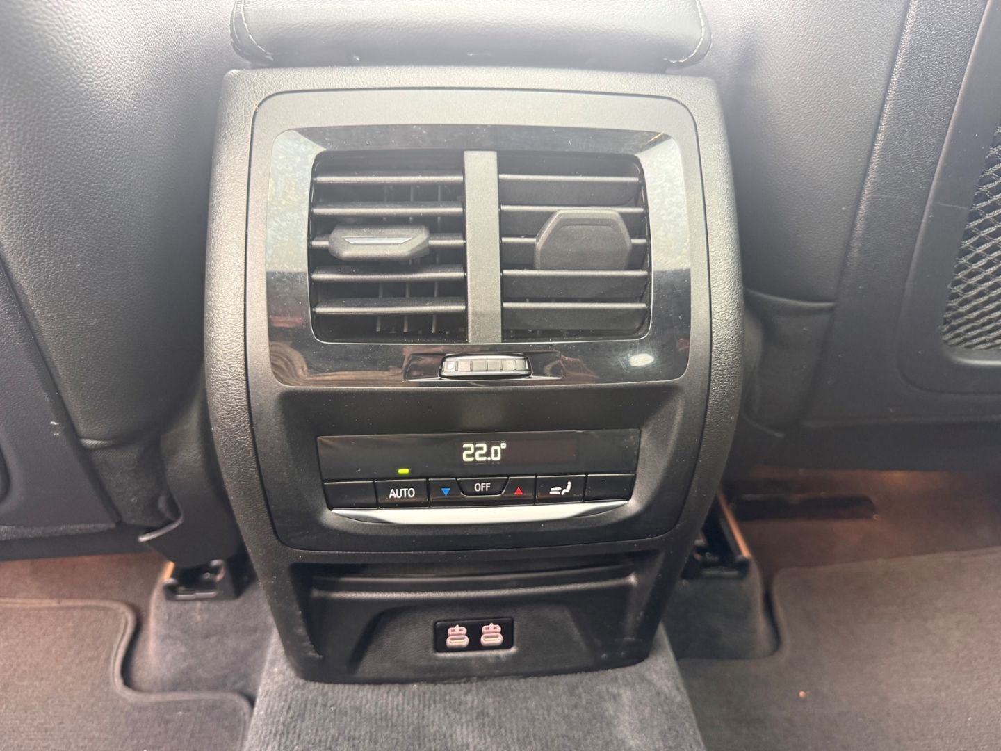 BMW X3 M40d HUD/StHZG/AHK/Pano/H&K/Navi/Car Play foto 9