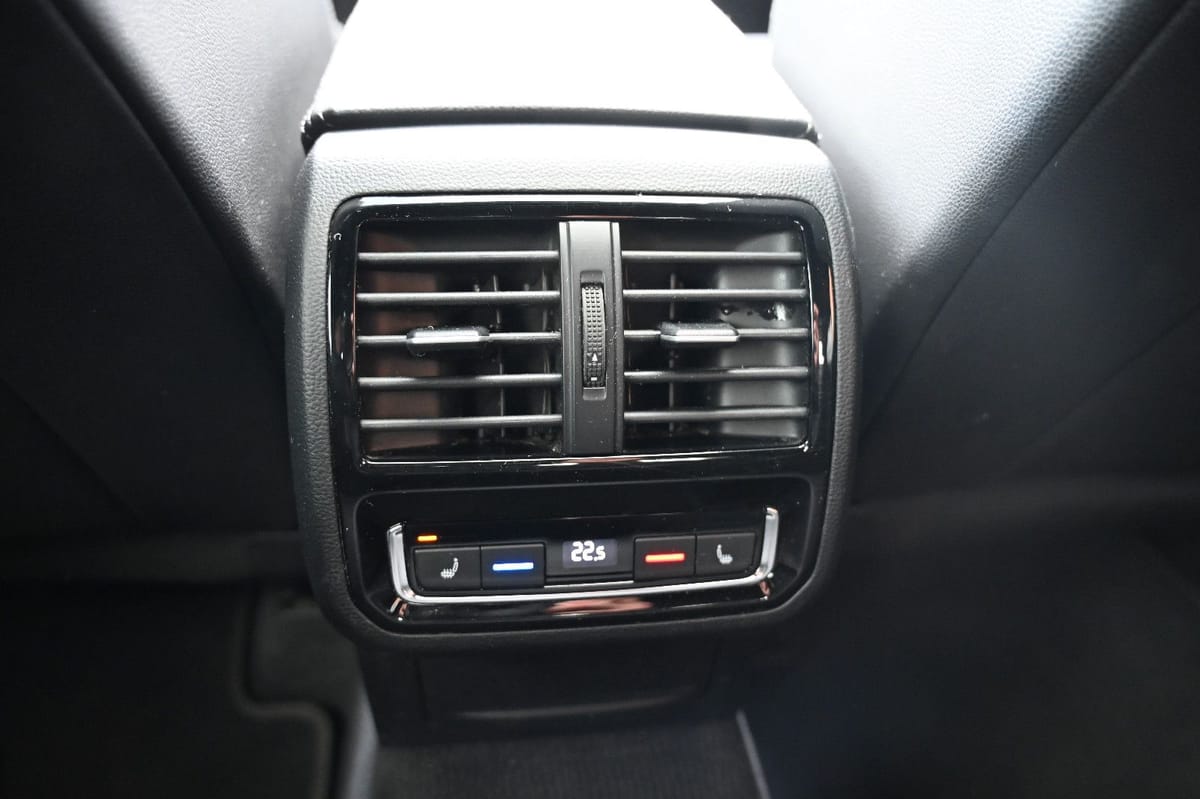 Volkswagen Arteon 2.0 TSI 4Motion R-Line Pano Navi LED CAM foto 23