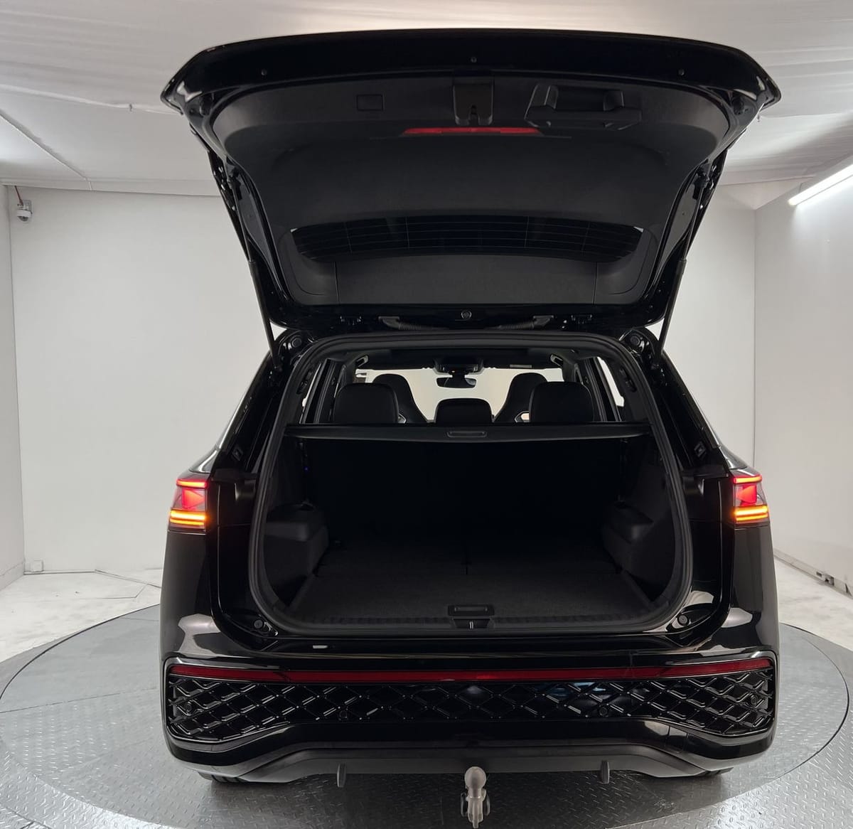 Volkswagen Tayron R-Line 7Sitz 2.0TDI 110kW NAVI LED P.Dach foto 13