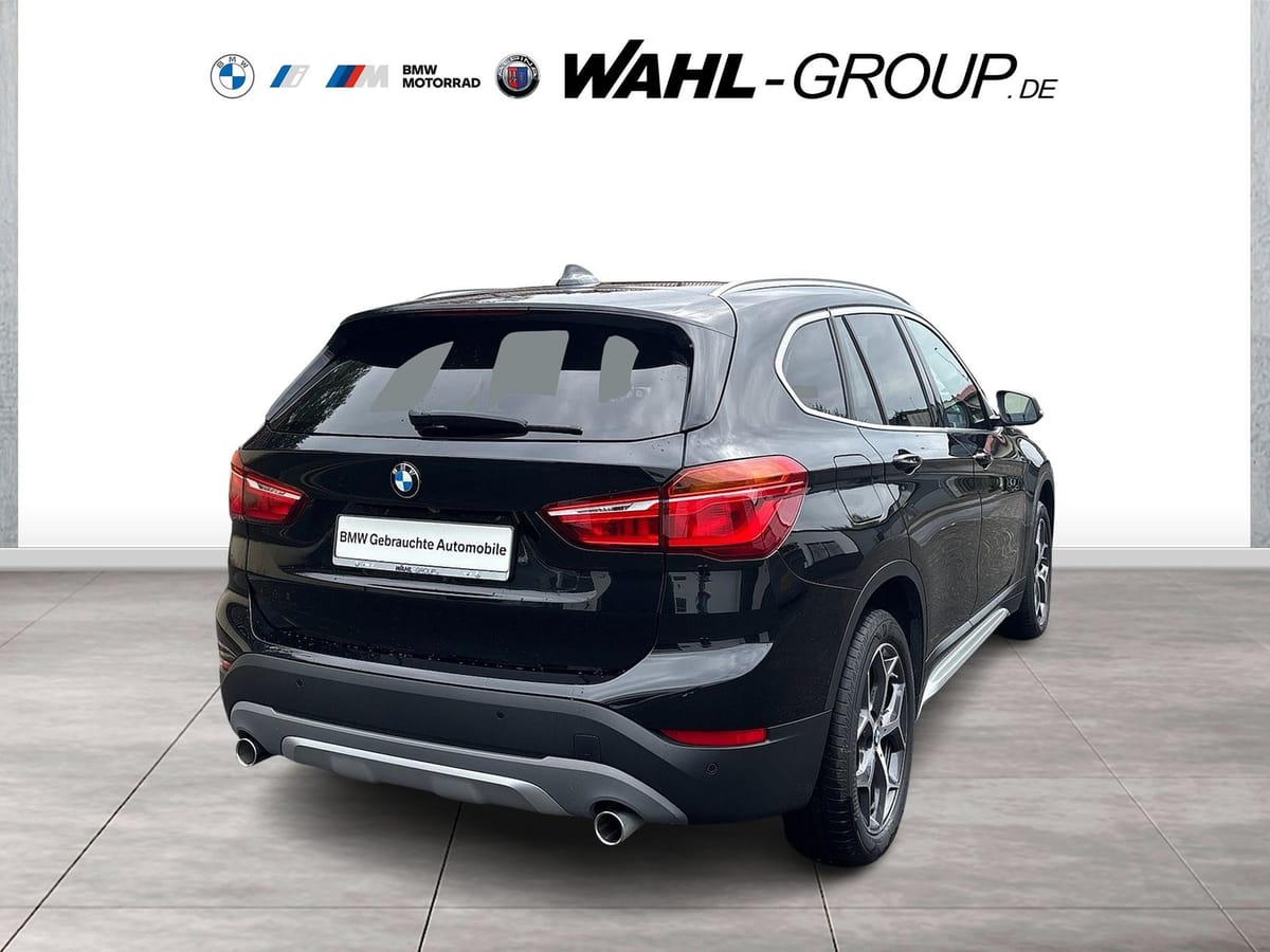 BMW X1 xDrive20d XLINE AUT NAVI LED AHK PANO RFK GRA foto 2