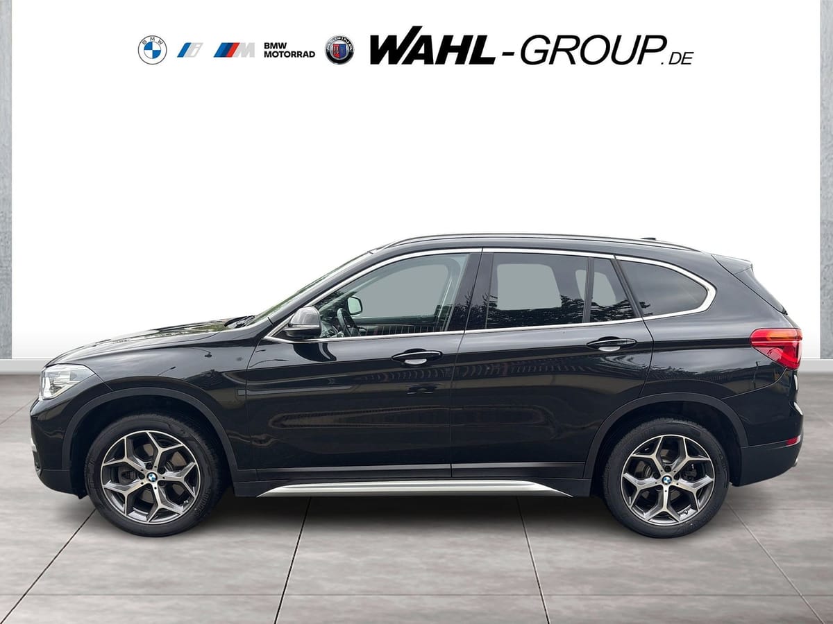 BMW X1 xDrive20d XLINE AUT NAVI LED AHK PANO RFK GRA foto 5
