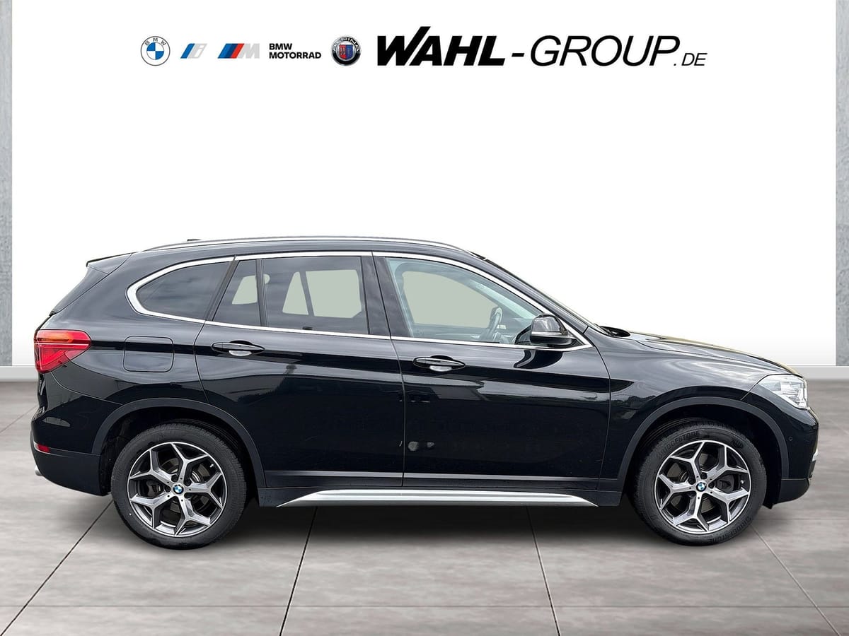 BMW X1 xDrive20d XLINE AUT NAVI LED AHK PANO RFK GRA foto 6