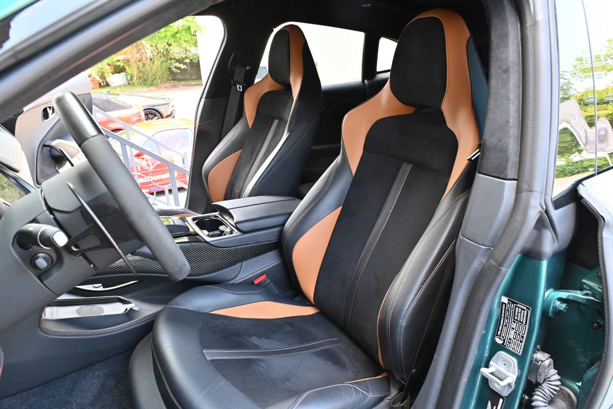 Aston Martin DBX 707/Abs.Voll!/Carbon/Folie/Echte Vollaussta! foto 4