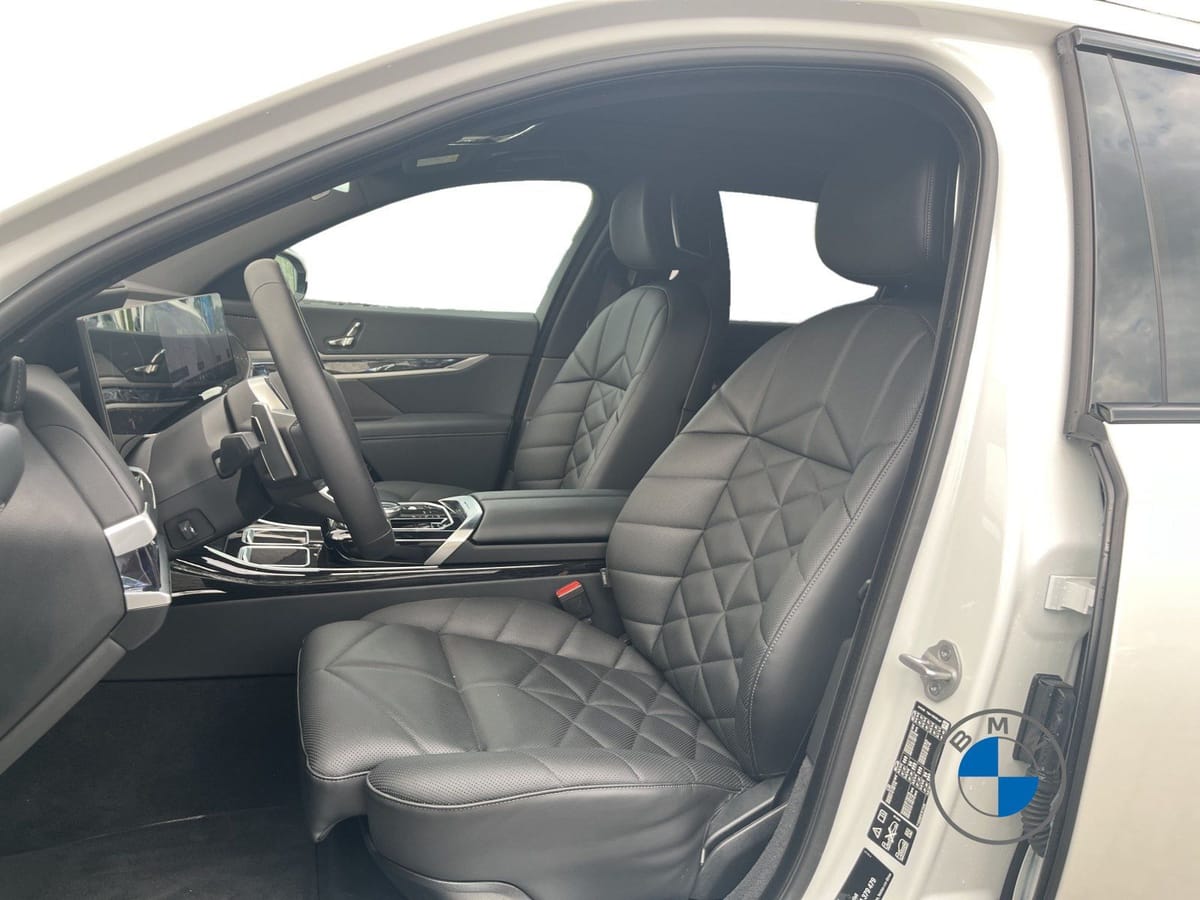 BMW 740d xDrive M Sport 21" AHK Skylounge Standhzg. foto 10