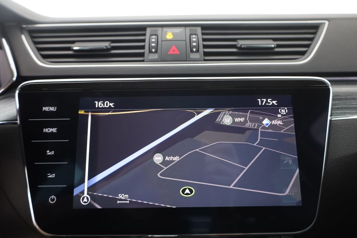 Skoda Superb Combi 2.0 TSI DSG Style LED Navi Kamera foto 11