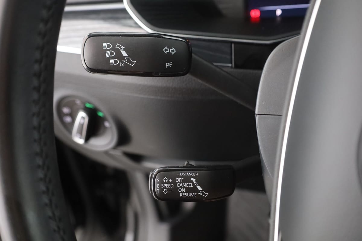 Skoda Superb Combi 2.0 TSI DSG Style LED Navi Kamera foto 16