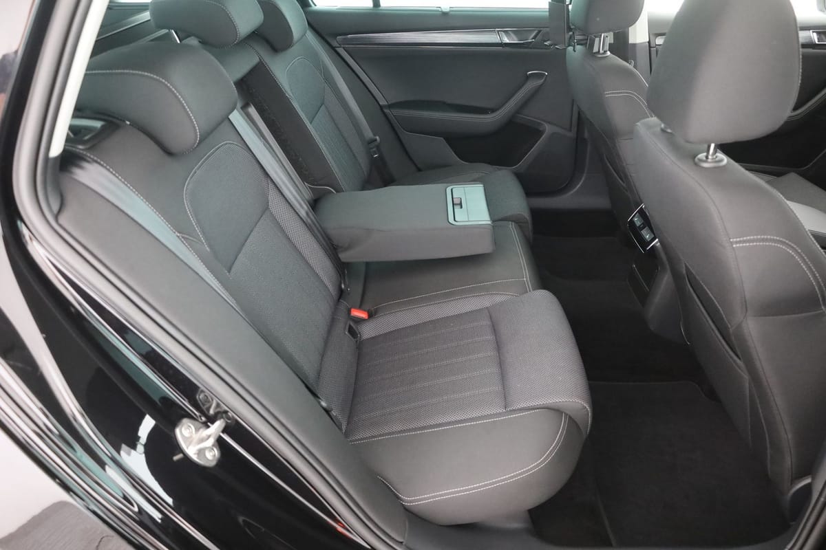 Skoda Superb Combi 2.0 TSI DSG Style LED Navi Kamera foto 24