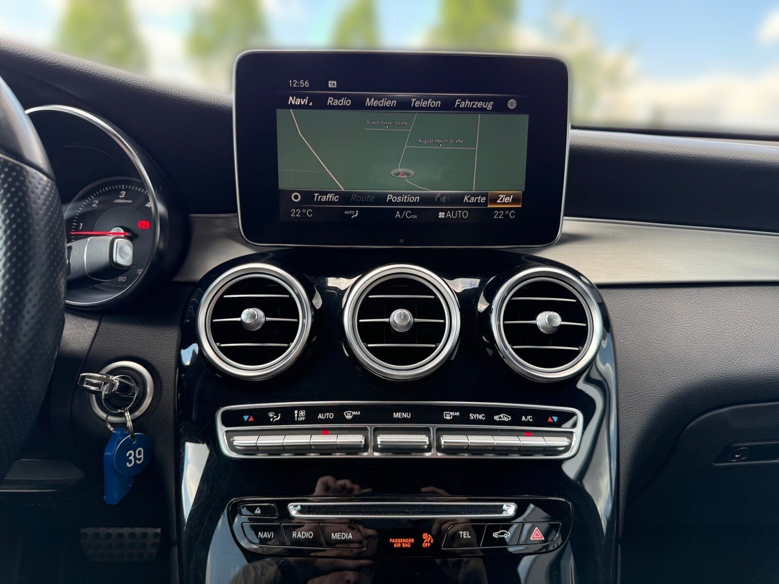 Mercedes-Benz GLC 250 d 4M *AMG*AHK*PANO*NAVI*TEMPOMAT*SHZ* foto 9