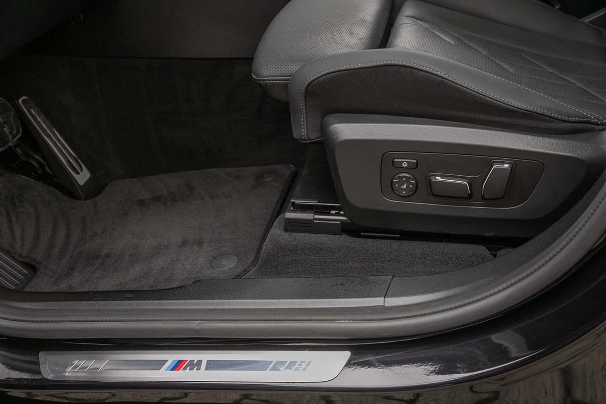 BMW X3 M50 xDrive M Pro AHK IconicGlow Pano HeadUp foto 14