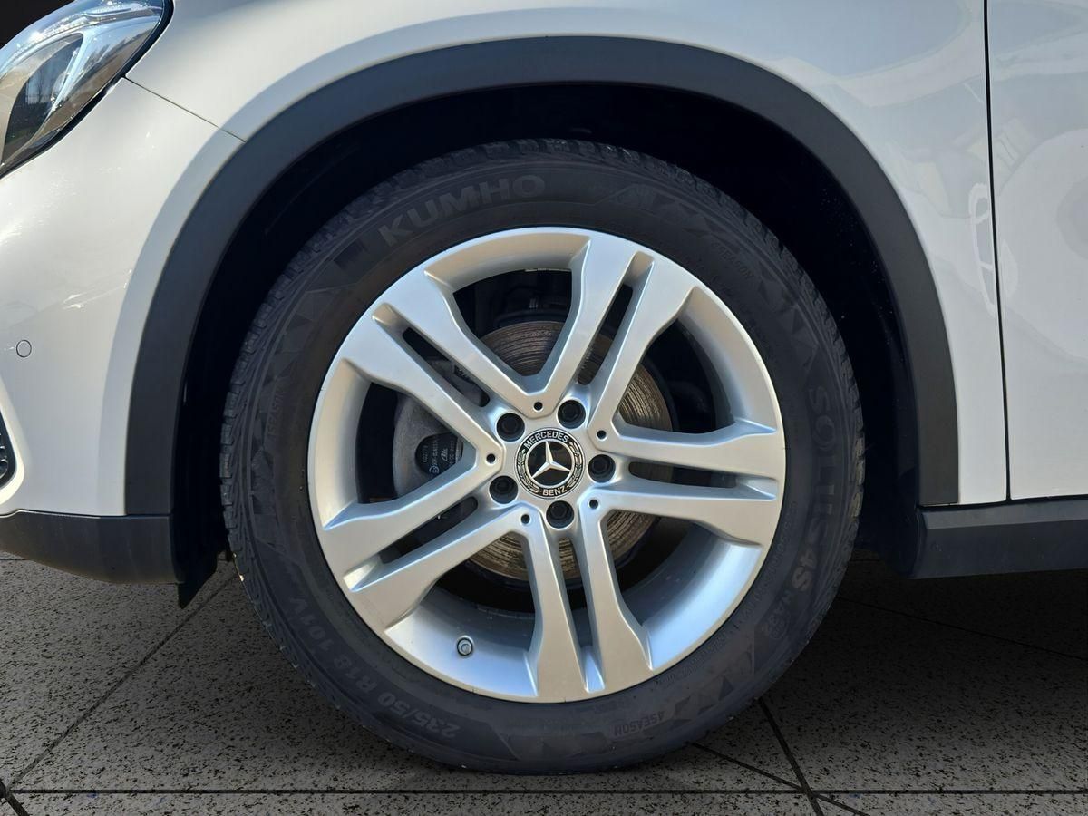 Mercedes-Benz GLA 180 Urban Pano Busin. LED-HP Navi foto 17