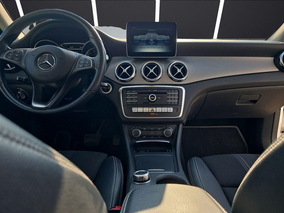 Mercedes-Benz GLA 180 Urban Pano Busin. LED-HP Navi foto 10