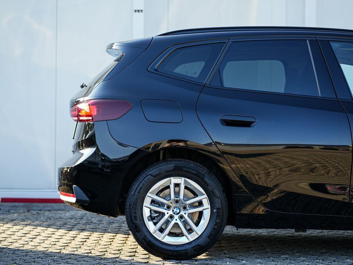 BMW 220d Active Tourer AHK PANO Sportsitze SoGlas foto 6