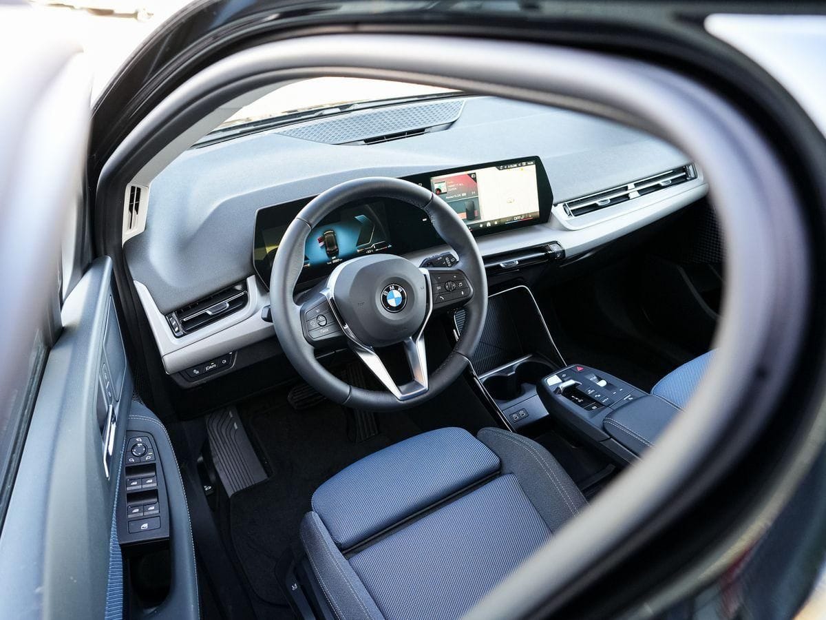 BMW 220d Active Tourer AHK PANO Sportsitze SoGlas foto 8