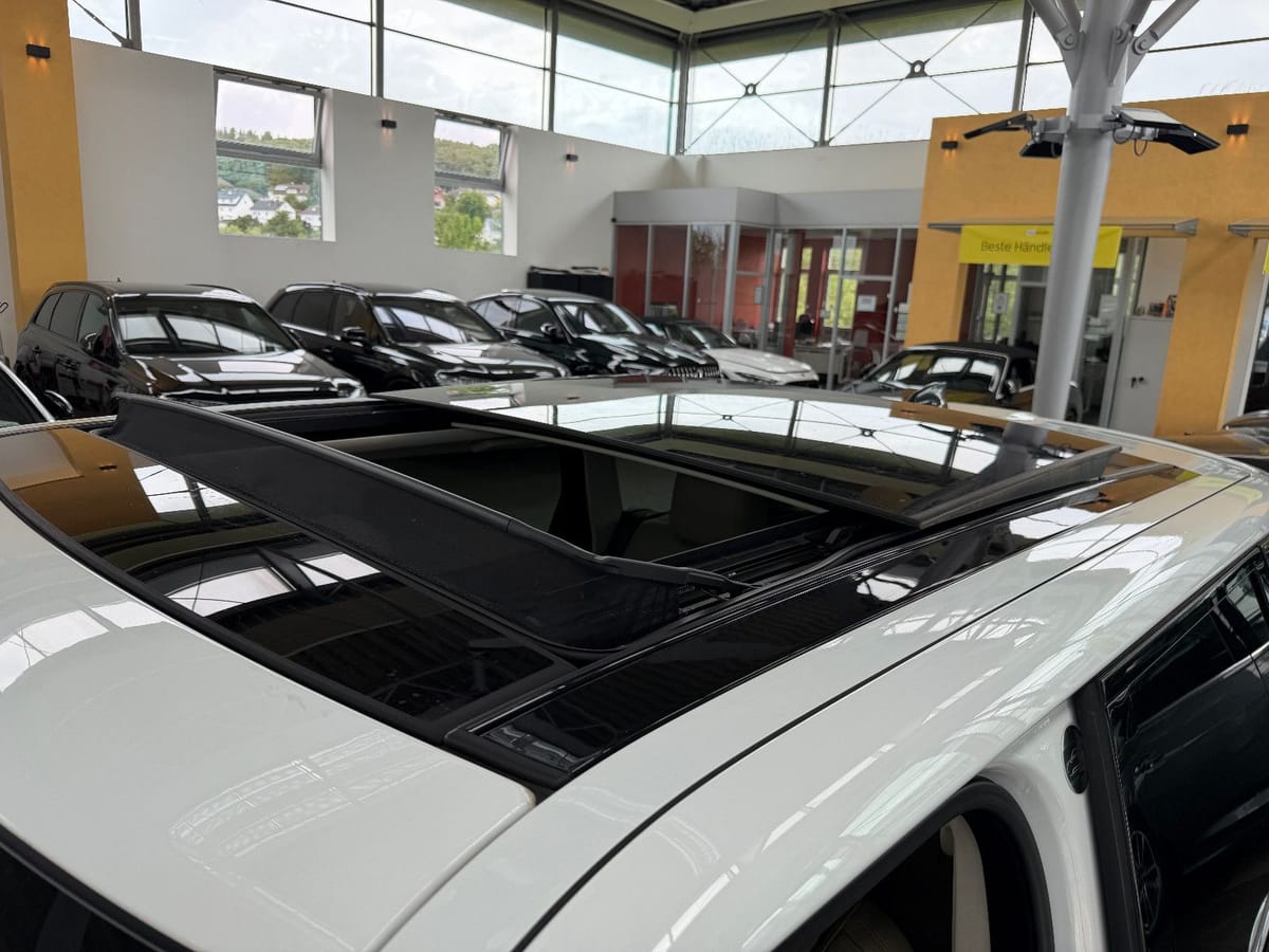 Land Rover Range Rover Sport SE Pano HUD Luft Kamera Navi22 foto 23