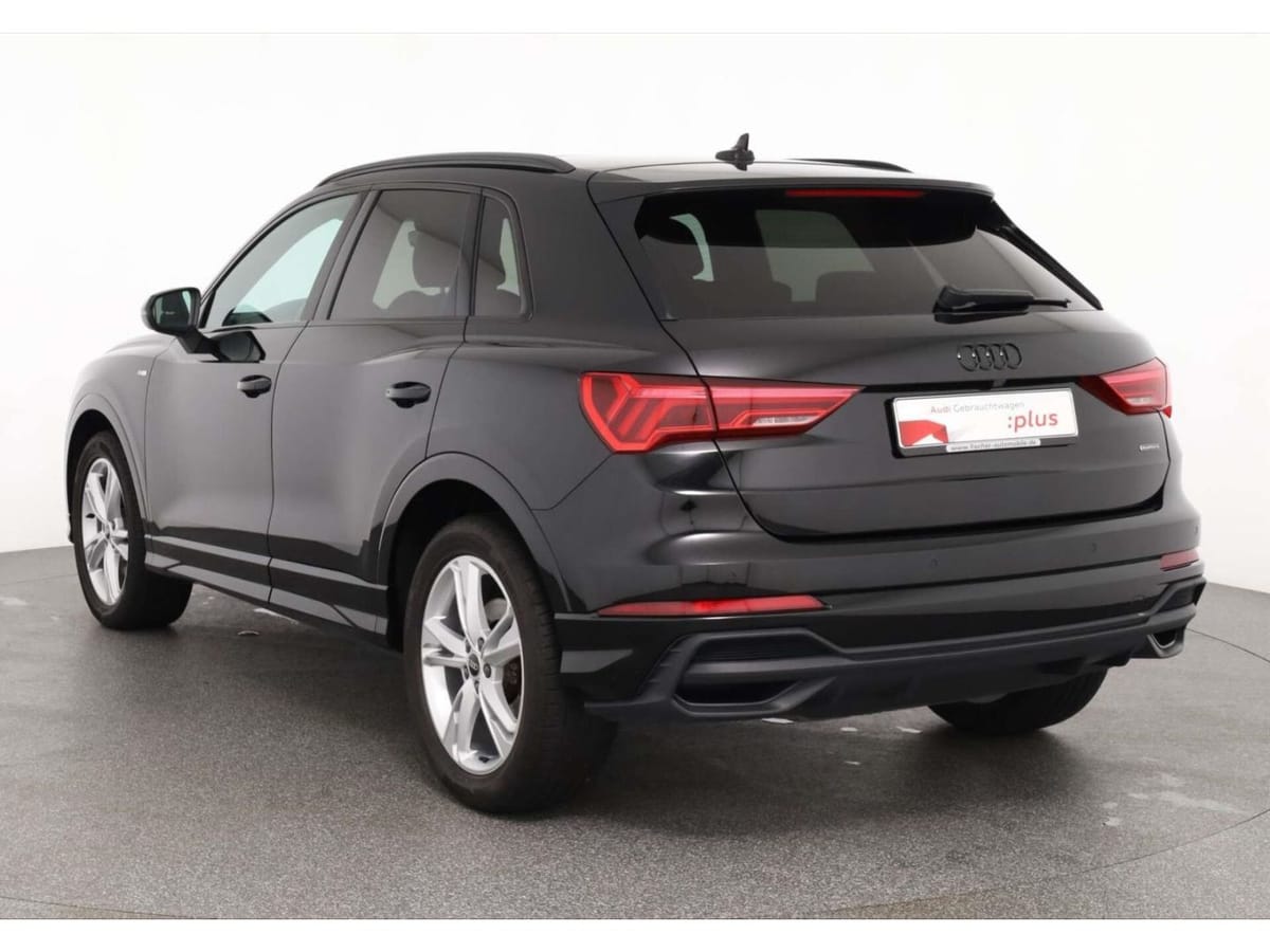 Audi Q3 40 TFSI quattro S line AHK Pano LED NAV RFK foto 4
