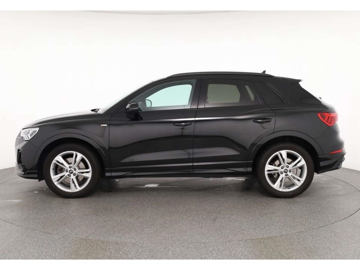 Audi Q3 40 TFSI quattro S line AHK Pano LED NAV RFK foto 5