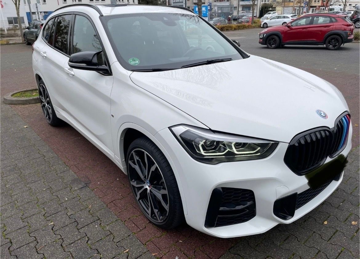 BMW X1 xDrive 20 d M Sport Navi Pano LED DAB 8-fach foto 1