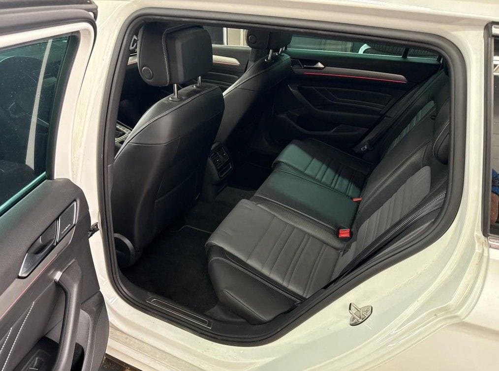 Volkswagen Passat Variant 2.0 TSI DSG R-Line LEDER PANO STA foto 4