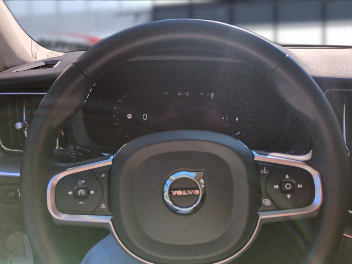Volvo XC60 B4 (Benzin) Momentum Pro 2WD Automatik Navi foto 12