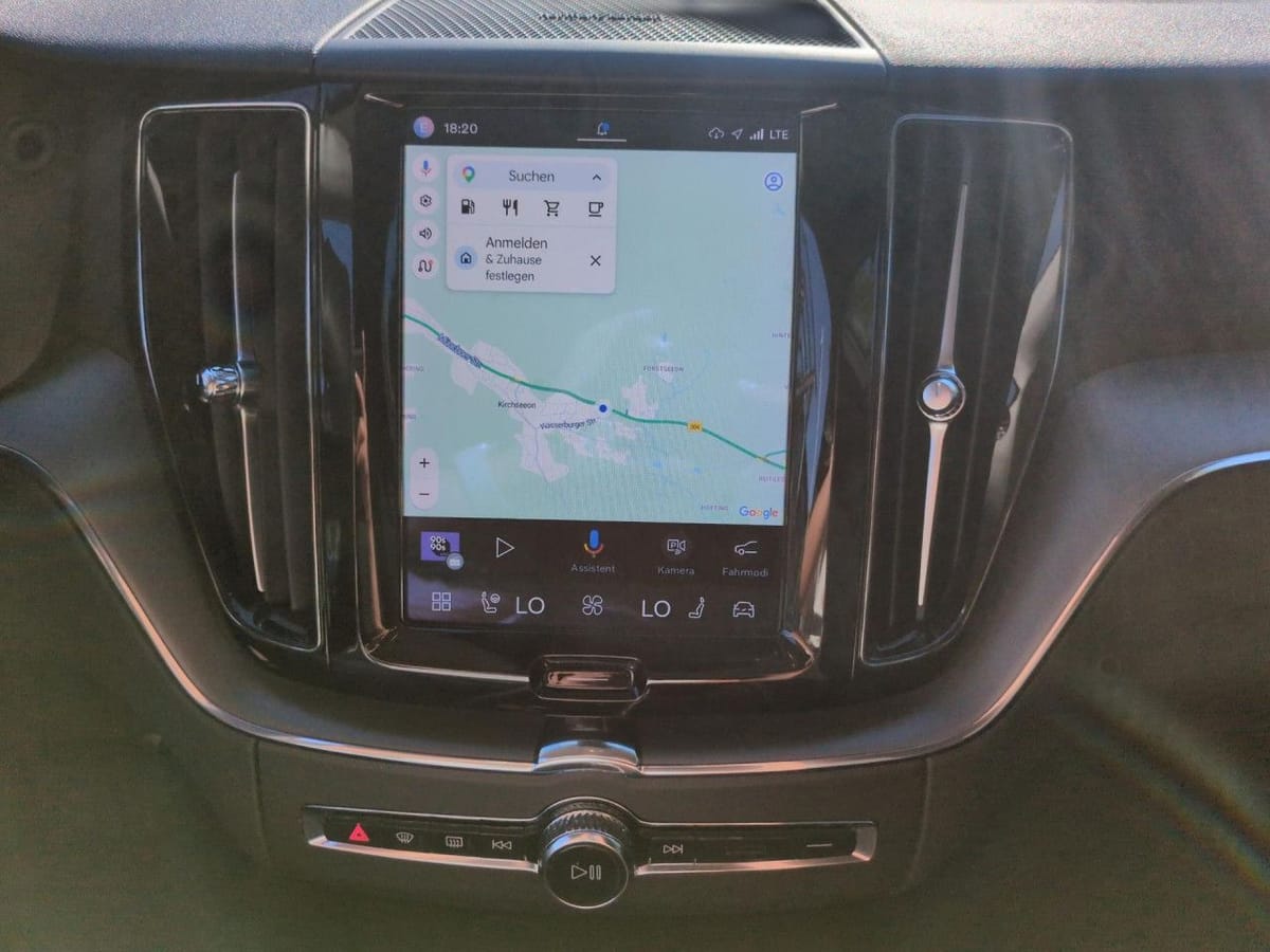 Volvo XC60 B4 (Benzin) Momentum Pro 2WD Automatik Navi foto 14