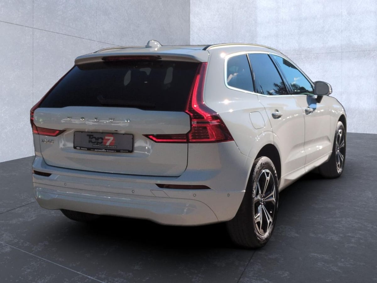 Volvo XC60 B4 (Benzin) Momentum Pro 2WD Automatik Navi foto 4