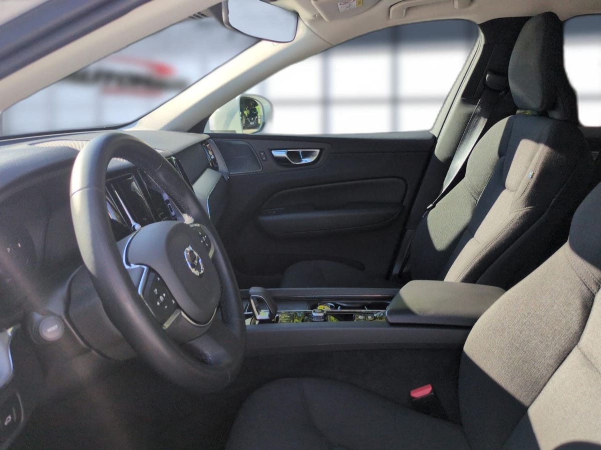 Volvo XC60 B4 (Benzin) Momentum Pro 2WD Automatik Navi foto 10