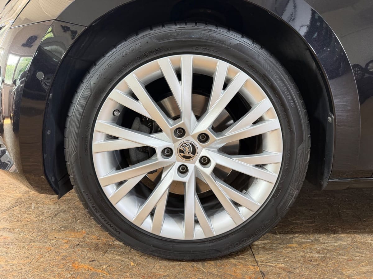 Skoda Superb Lim. Style 2.0 TDI DSG ACC CAM 4xSHZ 18 foto 3