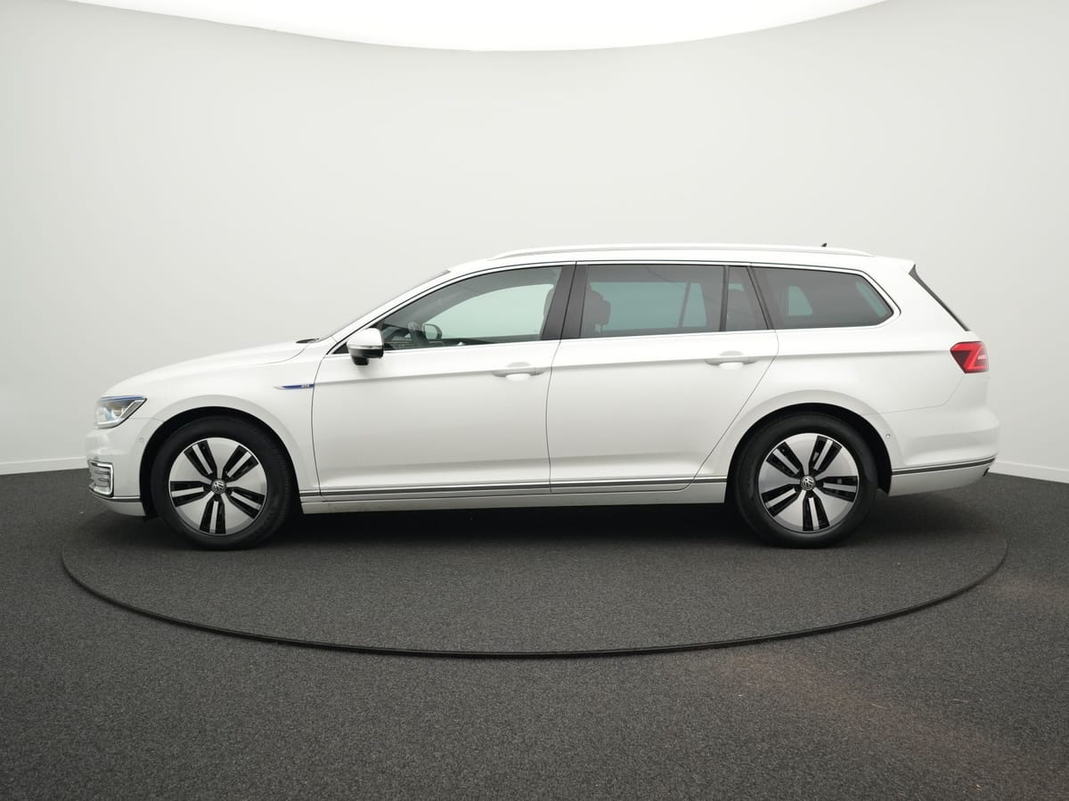 Volkswagen Passat Variant GTE 1.4 TSI DSG R-Line PANO AHK foto 11