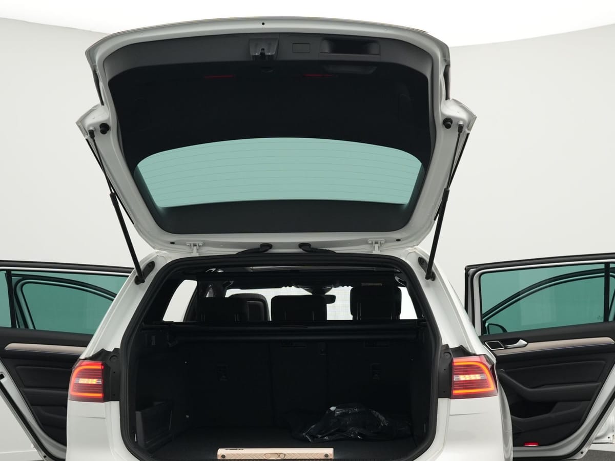 Volkswagen Passat Variant GTE 1.4 TSI DSG R-Line PANO AHK foto 16