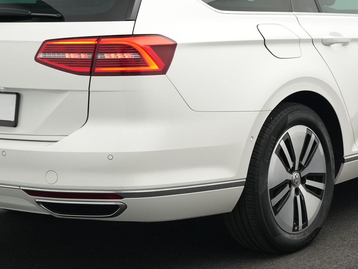 Volkswagen Passat Variant GTE 1.4 TSI DSG R-Line PANO AHK foto 23