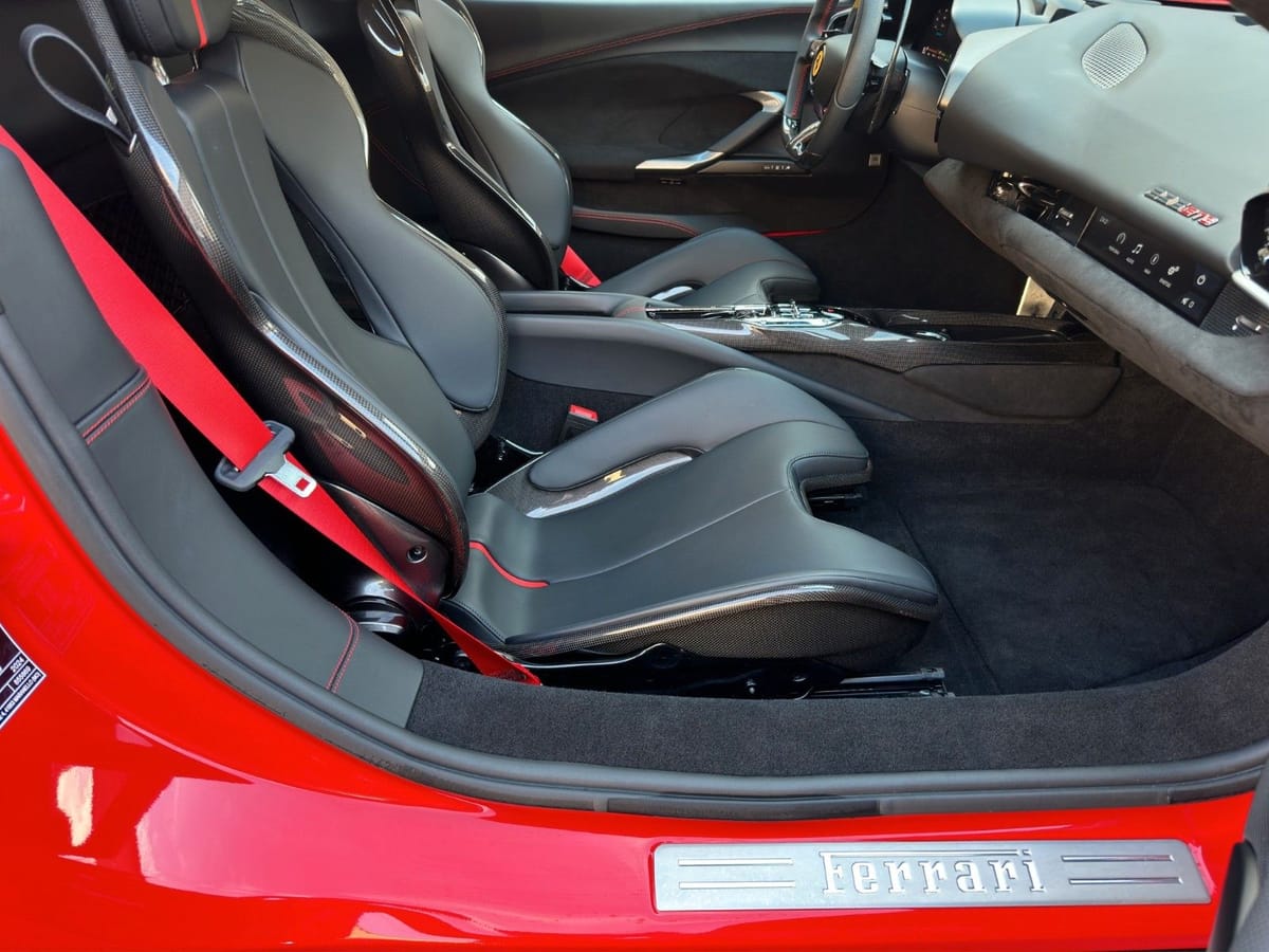 Ferrari 296 GTB *Lift* *Racing Sitze* *PPF* foto 11
