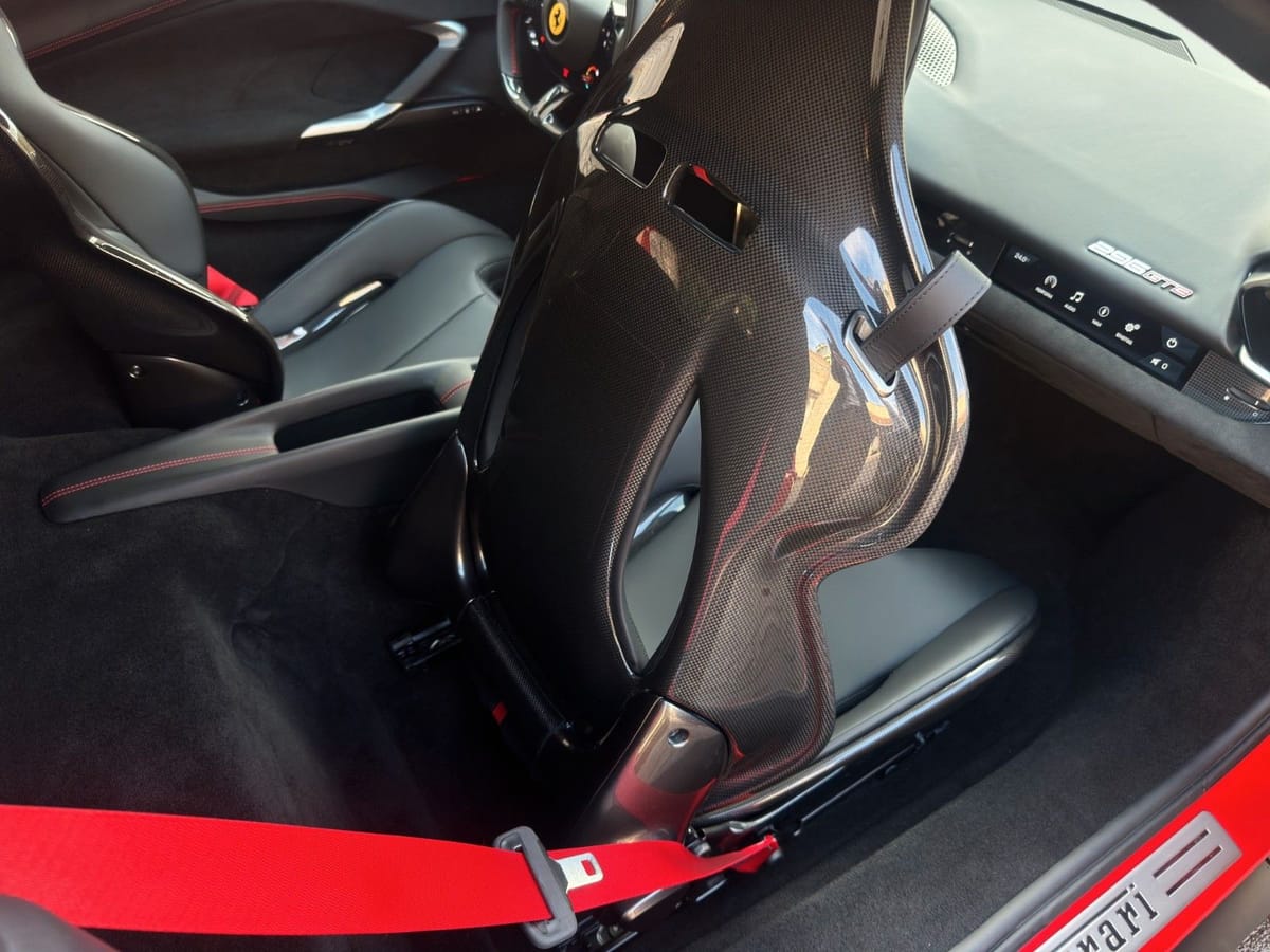 Ferrari 296 GTB *Lift* *Racing Sitze* *PPF* foto 13