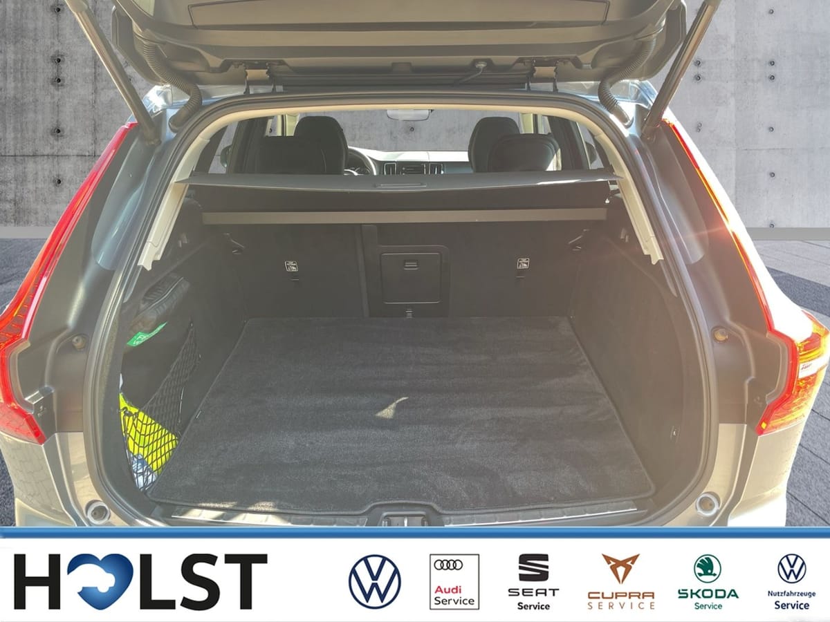 Volvo XC60 Momentum Pro D4 2WD AHK DAB GJR foto 9