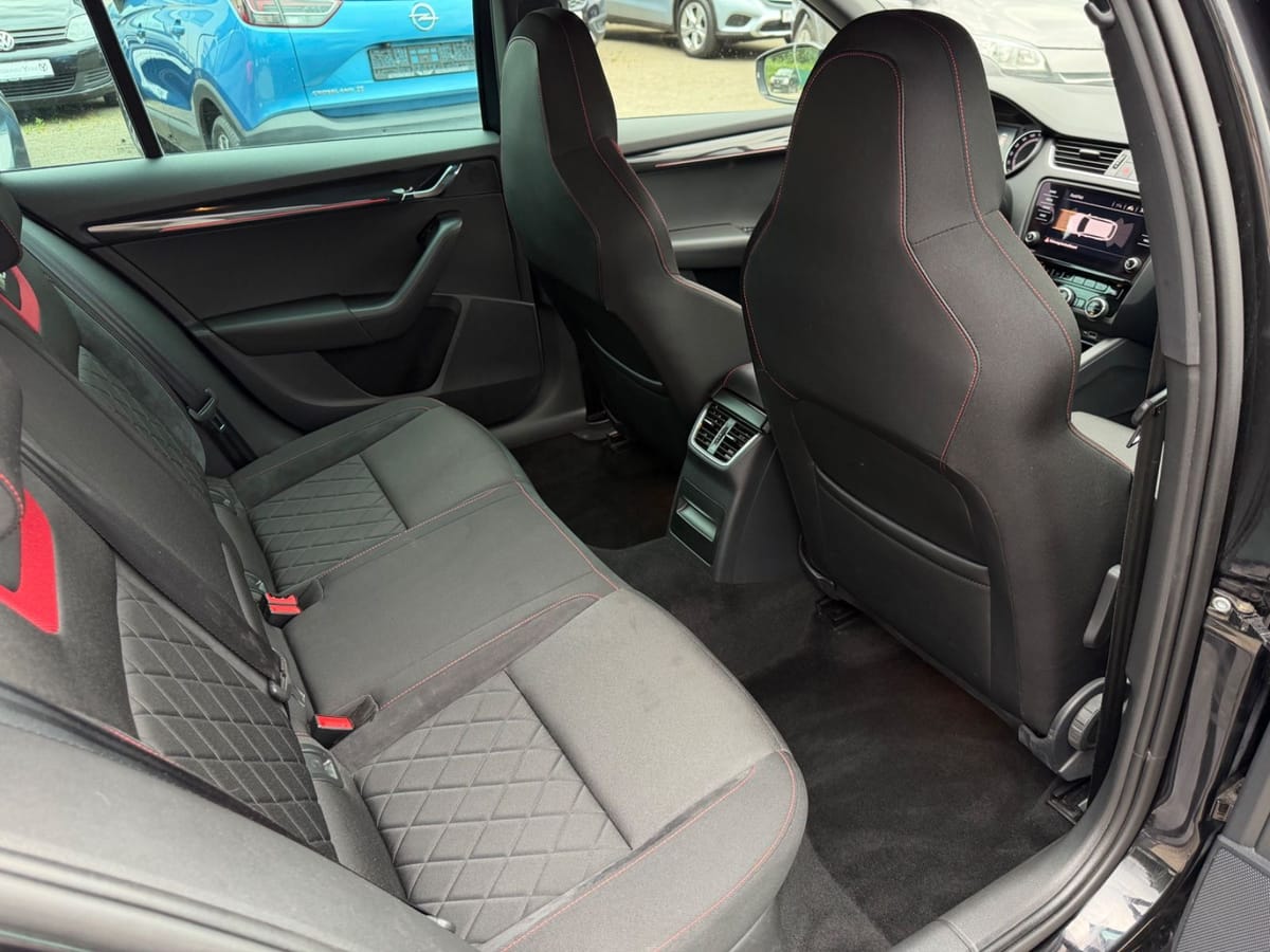Skoda Octavia Combi RS foto 15