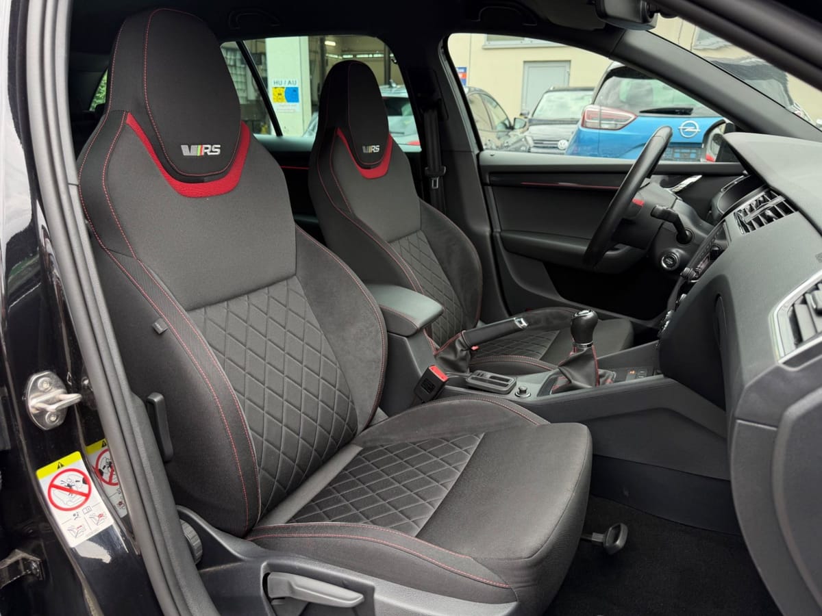 Skoda Octavia Combi RS foto 18
