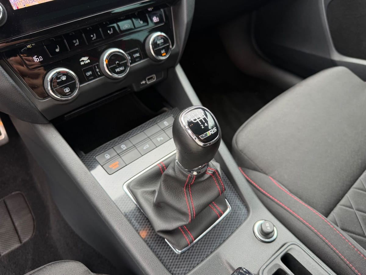 Skoda Octavia Combi RS foto 22