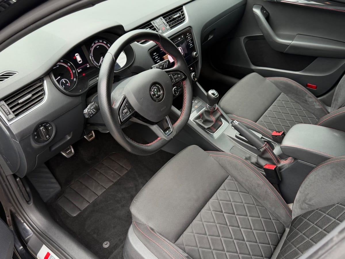 Skoda Octavia Combi RS foto 8