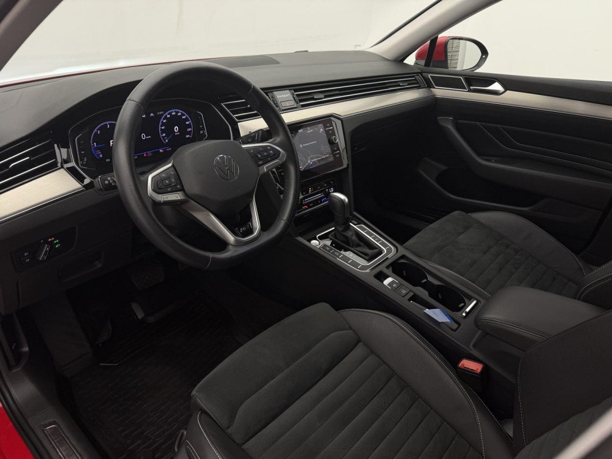 Volkswagen Passat Variant 2.0 TDI DSG 4M RLINE LED STANDHZ foto 17