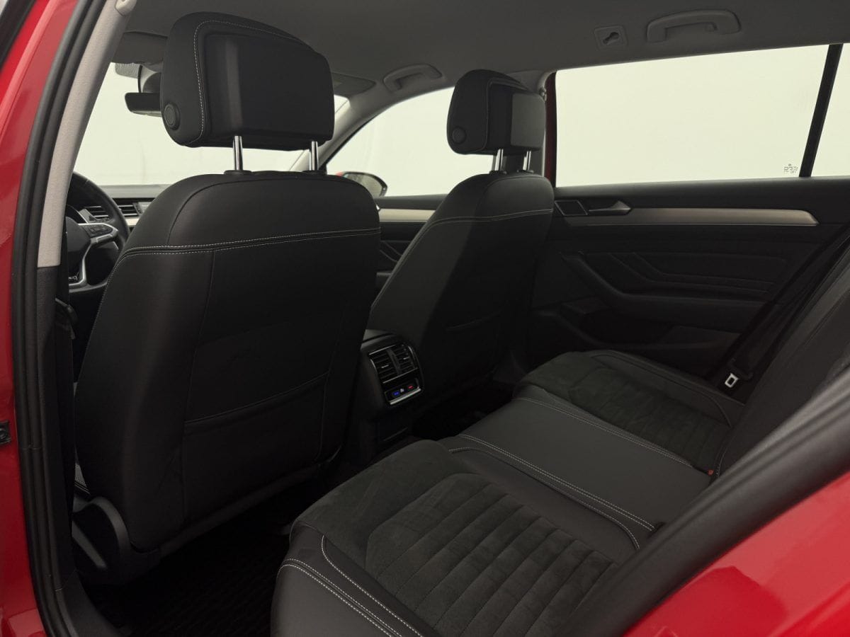 Volkswagen Passat Variant 2.0 TDI DSG 4M RLINE LED STANDHZ foto 18