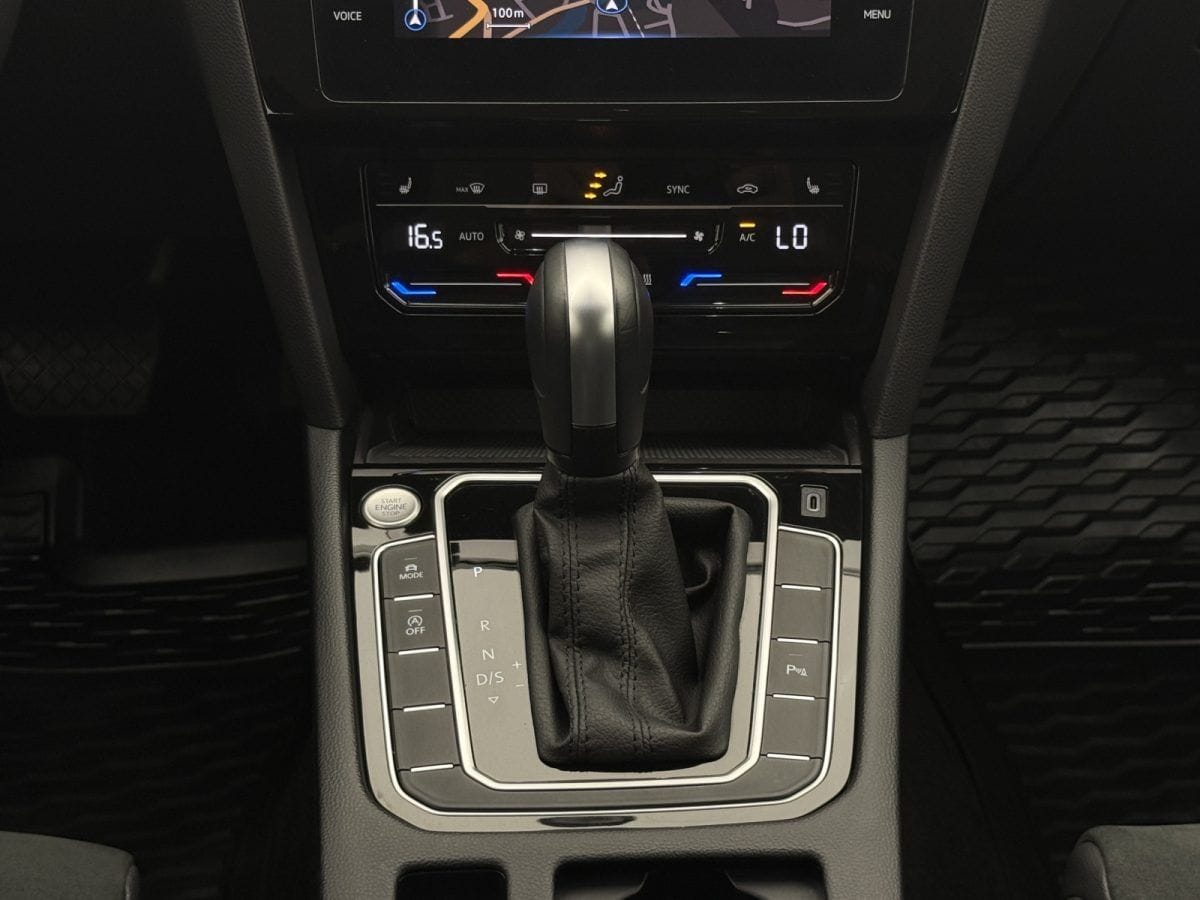 Volkswagen Passat Variant 2.0 TDI DSG 4M RLINE LED STANDHZ foto 24