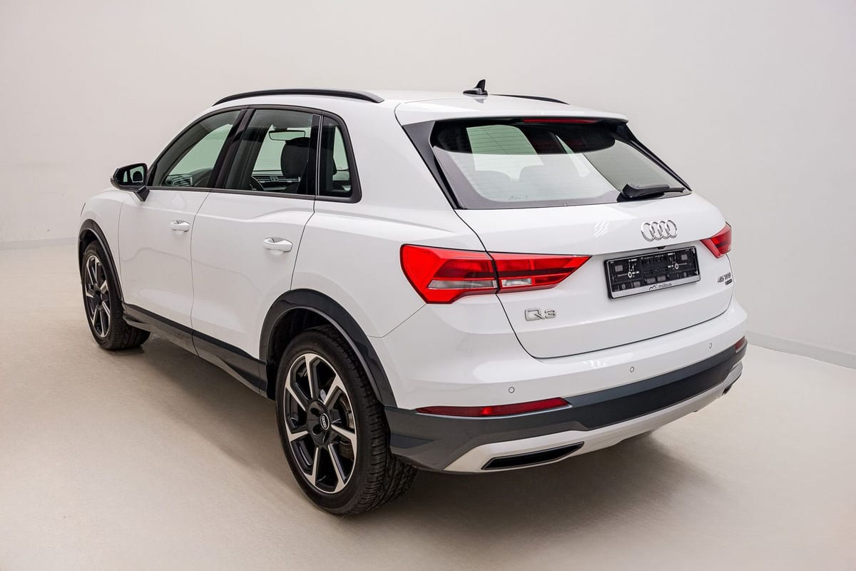 Audi Q3 45 TFSI S-TRO QUA LED AHK NAVI APP LEDER ACC foto 5