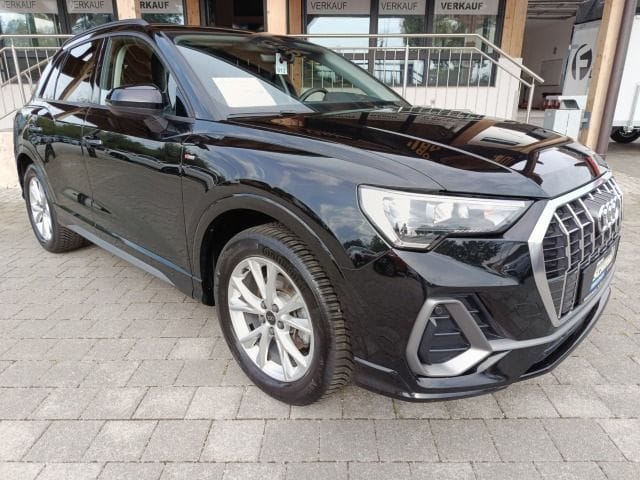 Audi Q3 35 TFSI S tronic S-LINE PANO KOMFORT AMBIENTE foto 3