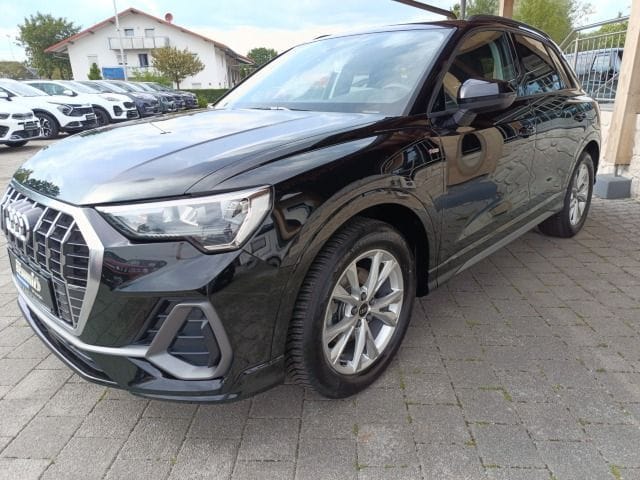 Audi Q3 35 TFSI S tronic S-LINE PANO KOMFORT AMBIENTE foto 5