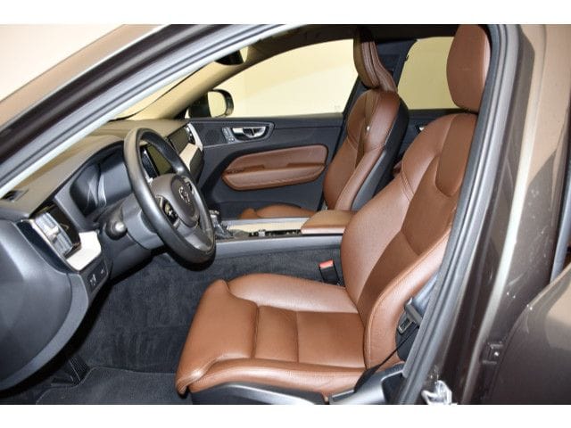 Volvo XC60 D4 2WD Geartronic Inscription Rückkam Tempo foto 3